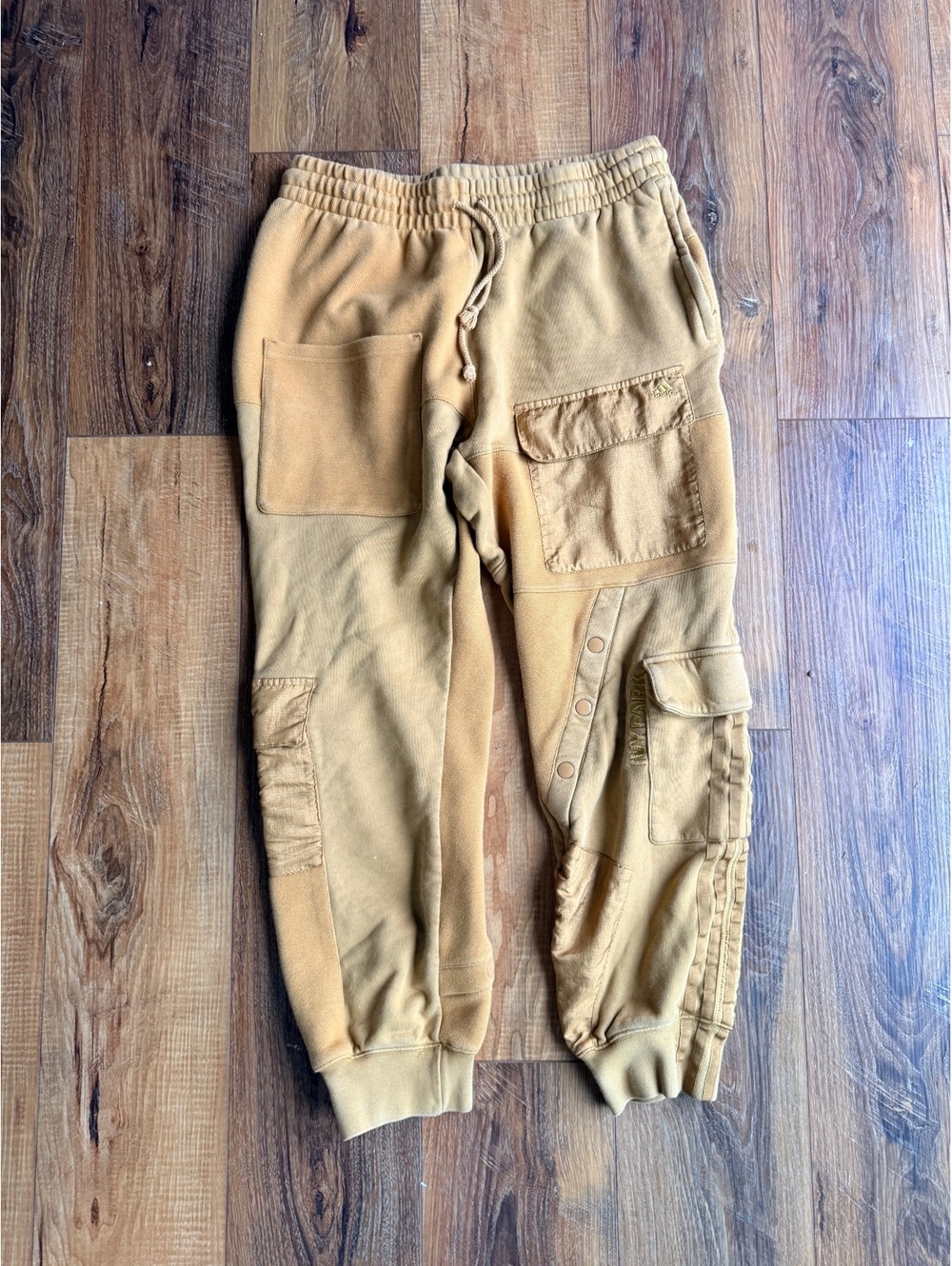 Adidas Ivy Park Women’sMedium Brown Cargo Sweatpants with Multiple Pockets